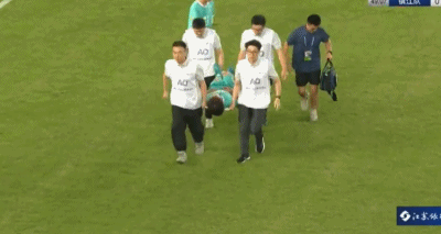 zpd, 张国庆起脚, 沈帅帅将球 zpd, 张国庆起脚, 沈帅帅将球