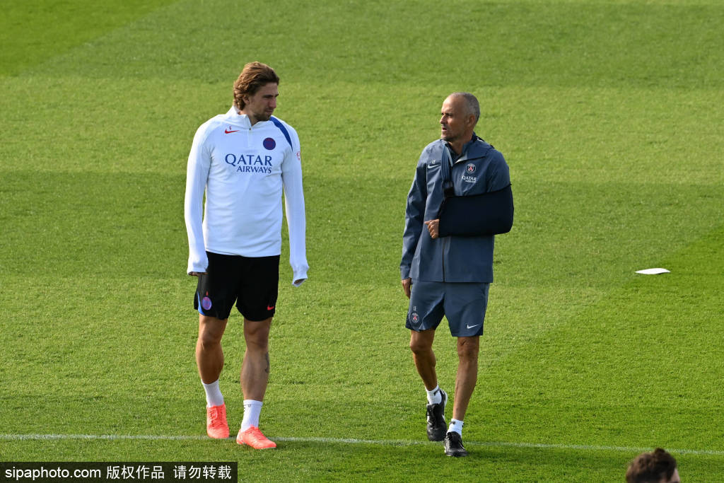 在去年转会, 登贝莱 在去年转会, 登贝莱